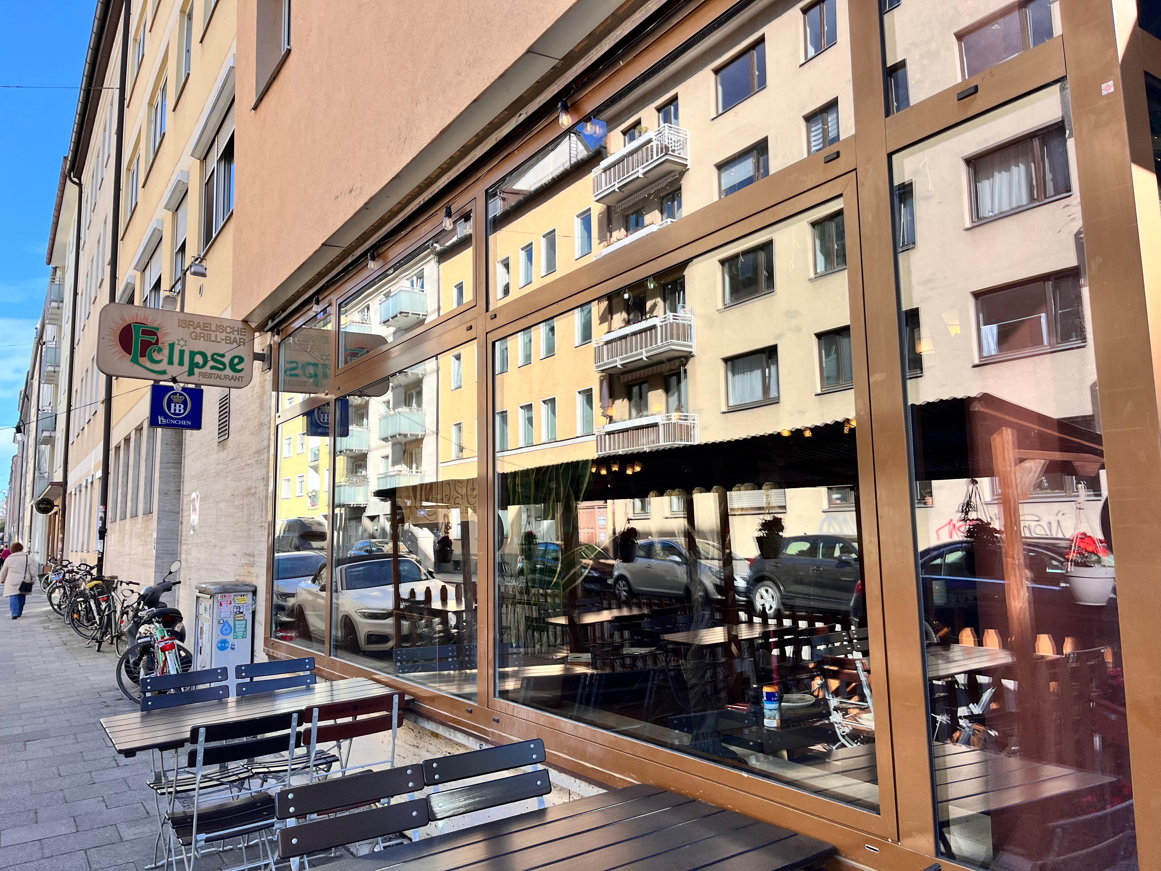 Eine der beiden neuen Scheiben (Mitte) im israelischen Restaurant Eclipse.