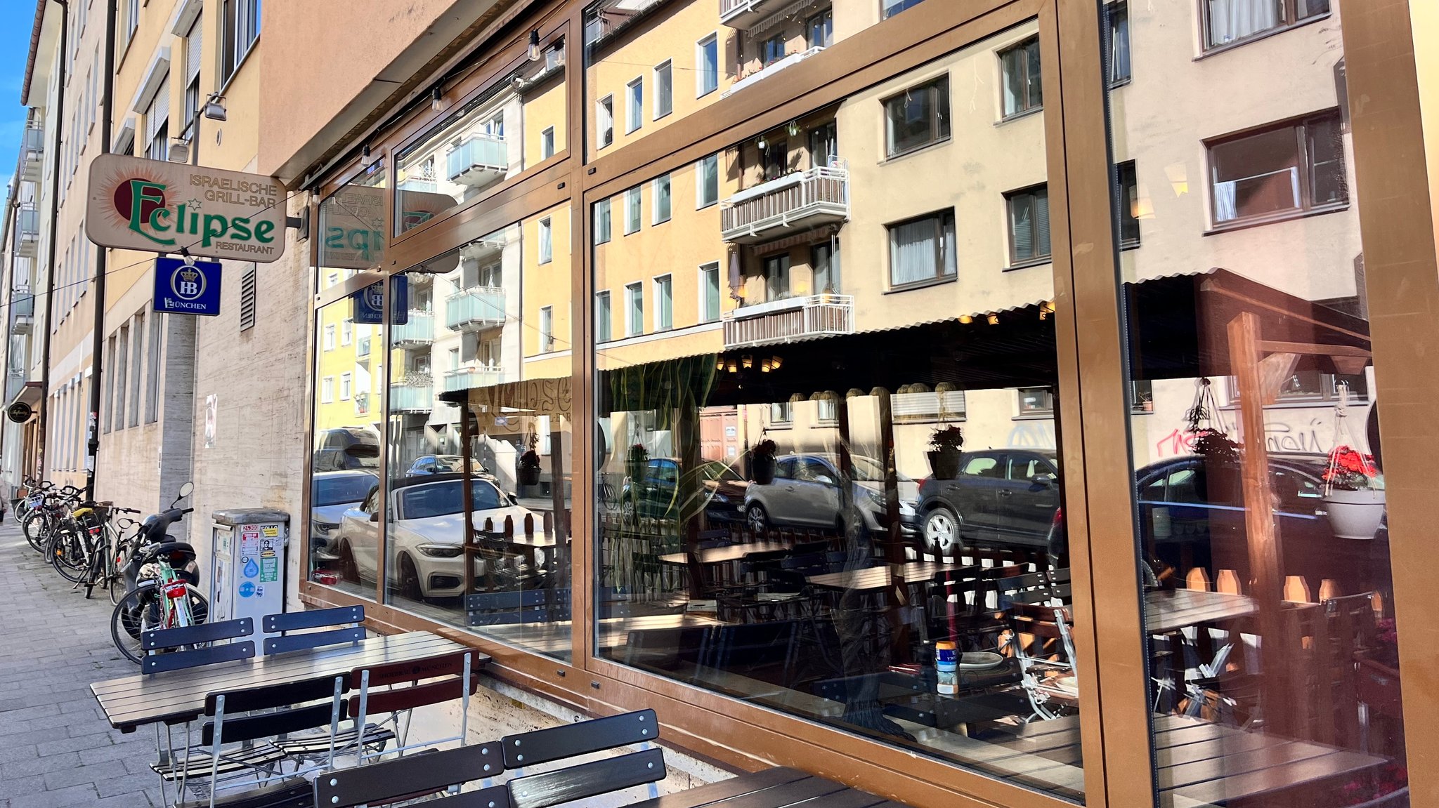 Eine der beiden neuen Scheiben (Mitte) im israelischen Restaurant Eclipse.