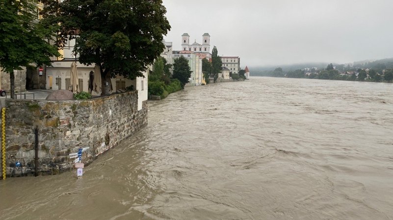 Das Hochwasser in Passau am Montagmorgen.