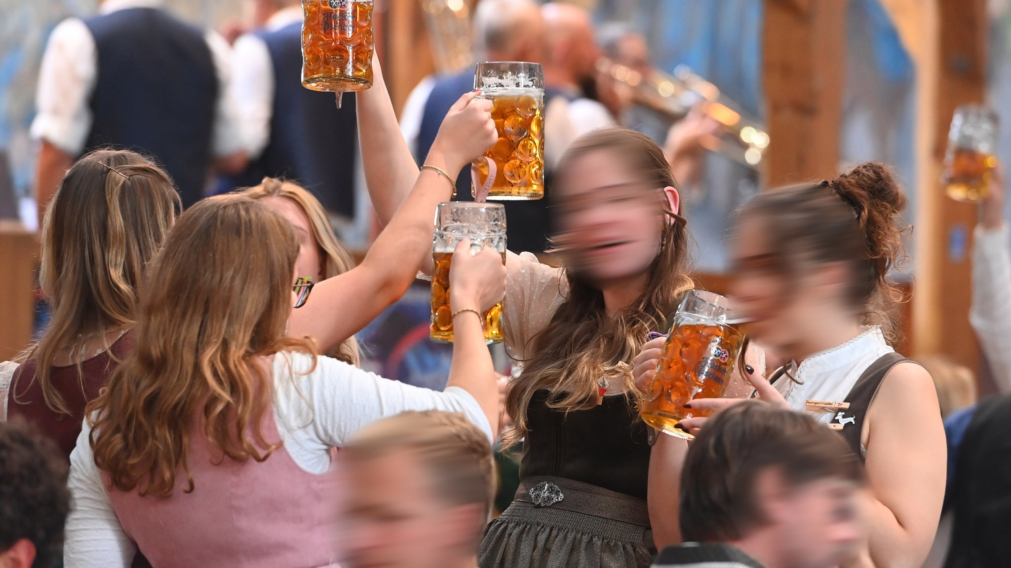 Ärztin warnt vor mehr Vergewaltigungen auf Wiesn – Was ist dran?