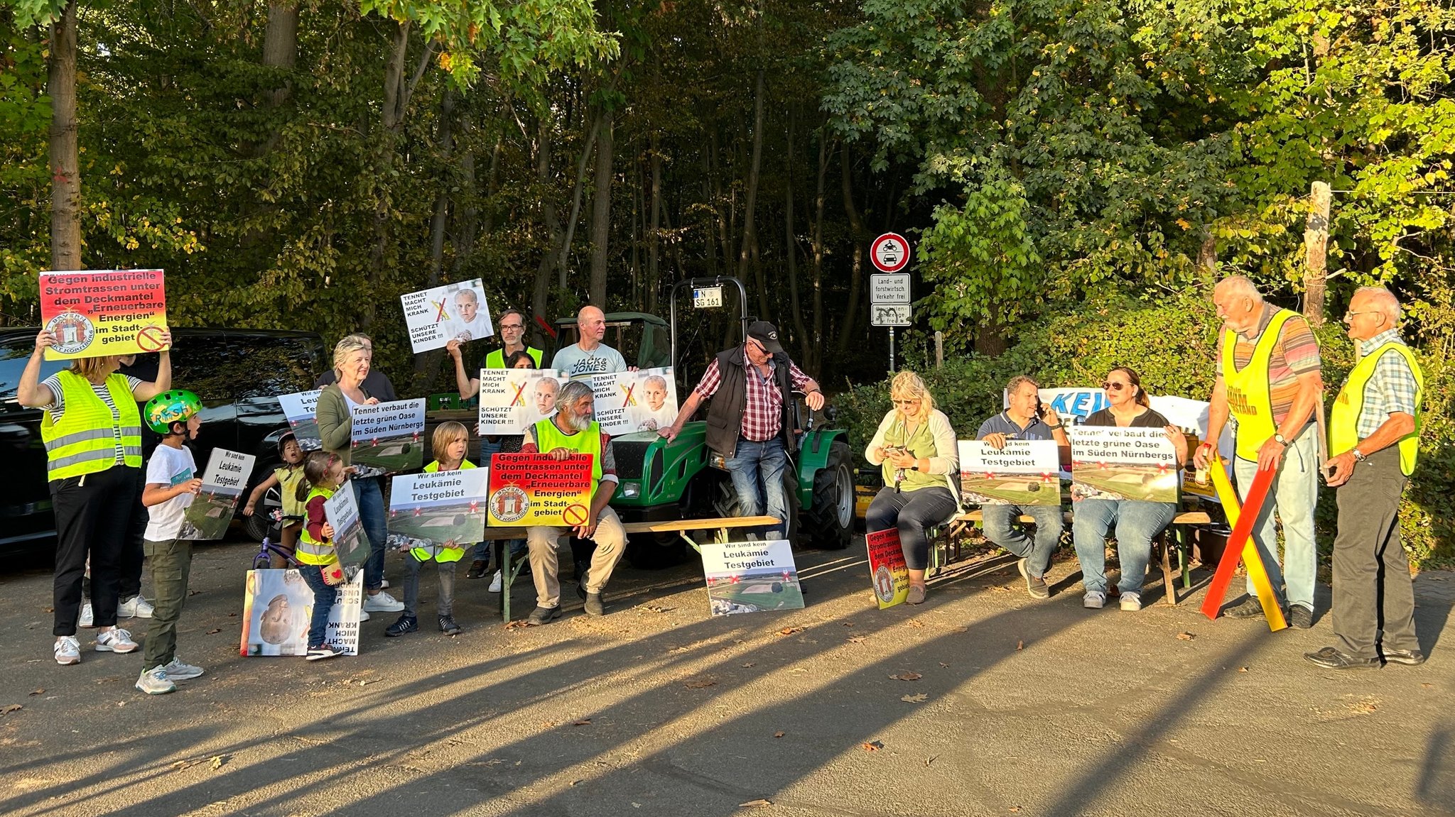 Protest gegen neuen Juraleitungs-Verlauf in Nürnberg-Kornburg