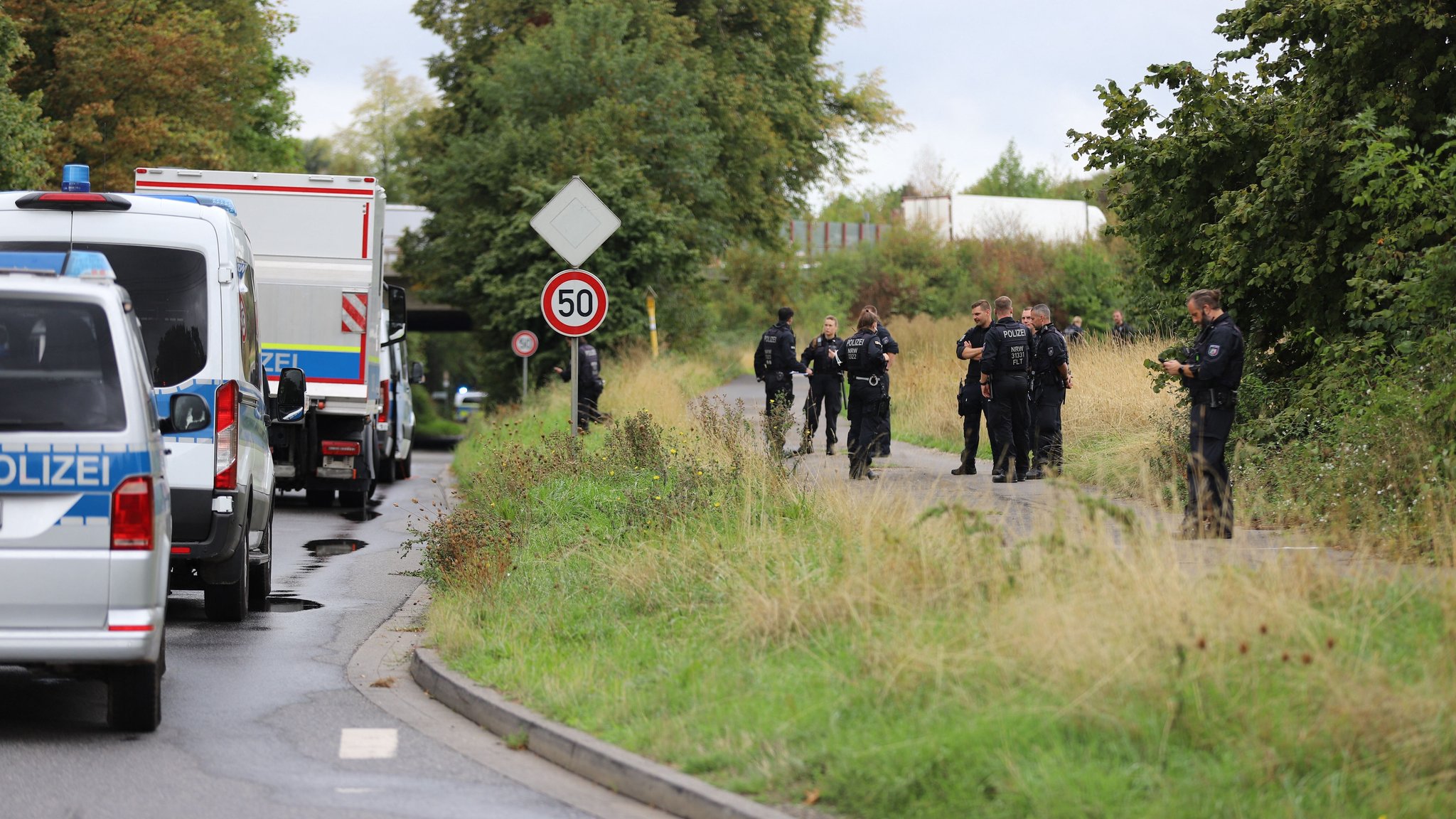 Nach einer Reihe von Sabotage-Angriffen auf das deutsche Stromnetz hat die Polizei einen bereits länger gesuchten 48-jährigen Tatverdächtigen festgenommen. 