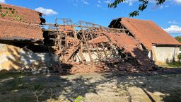 Eingestürzte Scheune in Haselmühl | Bild:vifogra