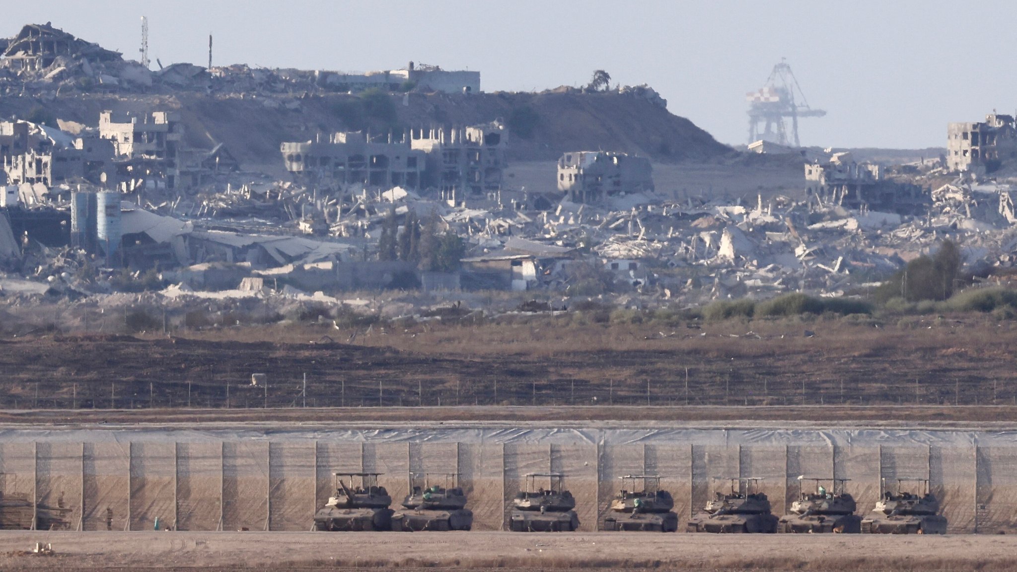 Israelische Panzer an der Südgrenze von Gaza (Symbolbild) | Bild: picture alliance / Xinhua News Agency | Jia Maer¡¤awade Israelische Panzer an der Südgrenze von Gaza (Symbolbild)