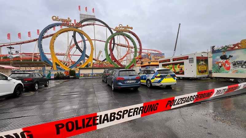 Beim Aufbau zur Wiesn 2024 ist ein Arbeiter ums Leben gekommen. | Bild: News5 Beim Aufbau zur Wiesn 2024 ist ein Arbeiter ums Leben gekommen.