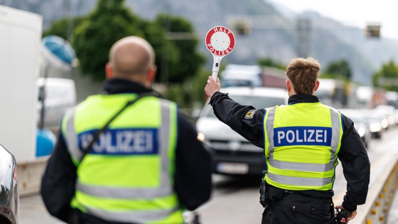 Grenzkontrollen in Kiefersfelden | Bild: picture alliance / dpa | Matthias Balk Grenzkontrollen in Kiefersfelden