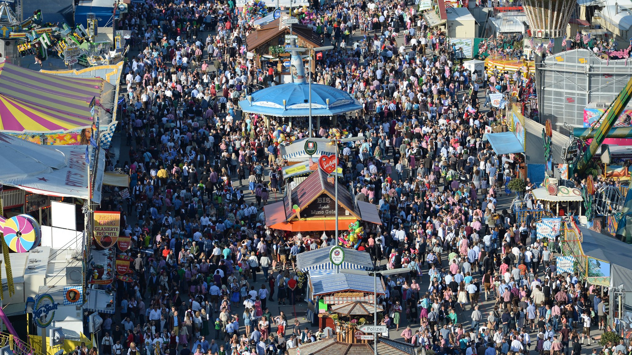 Menschenmasse auf dem Oktoberfest 2016