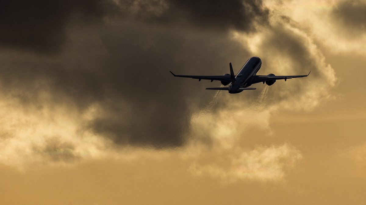 Turbulenzen: Wie gefährlich sind Luftlöcher beim Fliegen?
