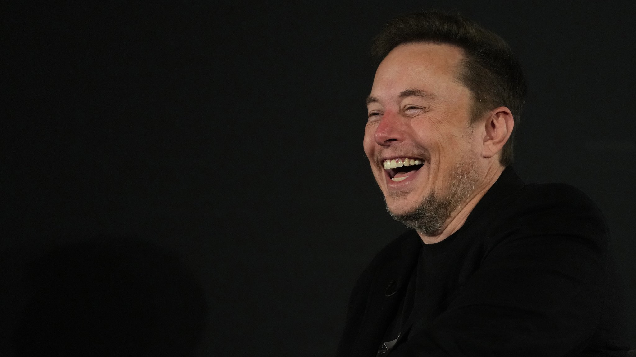 "Die Wahrheit, die ganze Wahrheit und nichts als die Wahrheit" verspricht Elon Musk für seine neue Plattform "Grokipedia". Aber kann eine KI wirklich unvoreingenommener sein als ehrenamtliche Wikipedia-Redakteure?