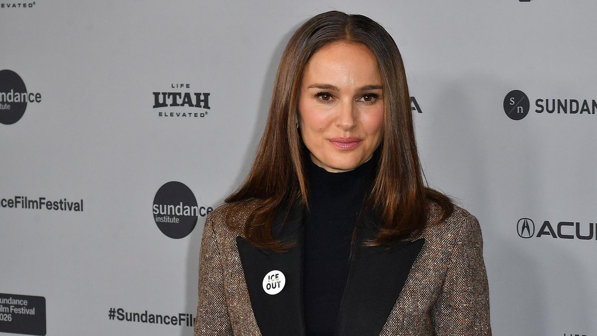Natalie Portman mit "ICE OUT"-Anstecker beim Sundance Filmfestival 2026