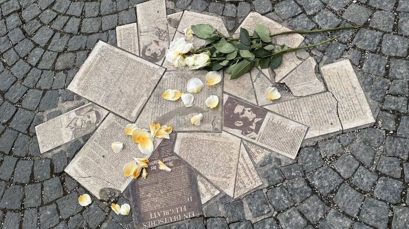 Denkmal für die Geschwister Scholl und die Widerstandsgruppe "Weiße Rose" | Bild: BR/Laura Goudkamp Denkmal für die Geschwister Scholl und die Widerstandsgruppe "Weiße Rose"