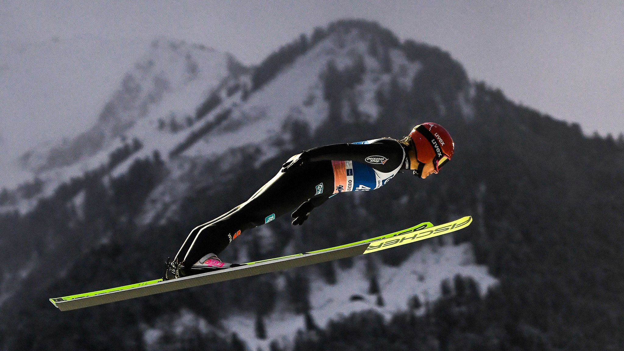 Katharina Schmid beim Skisprung in Oberstdorf.