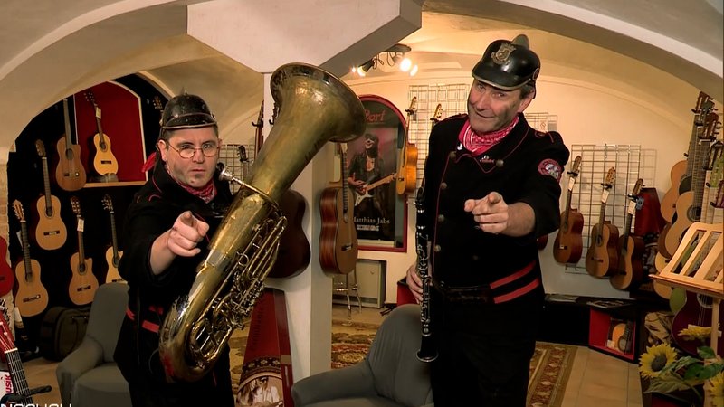 Zwei Musiker der Altneihauser Feuerwehrkapelln