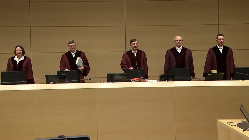 Bundesgerichtshof erklärt Negativzinsen teils für unzulässig | Bild: BR Bundesgerichtshof erklärt Negativzinsen teils für unzulässig