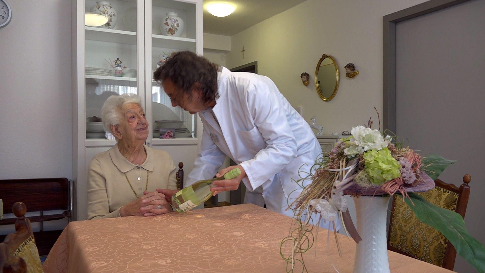 Rosa Schmauß ist 101 Jahre alt und noch immer topfit.