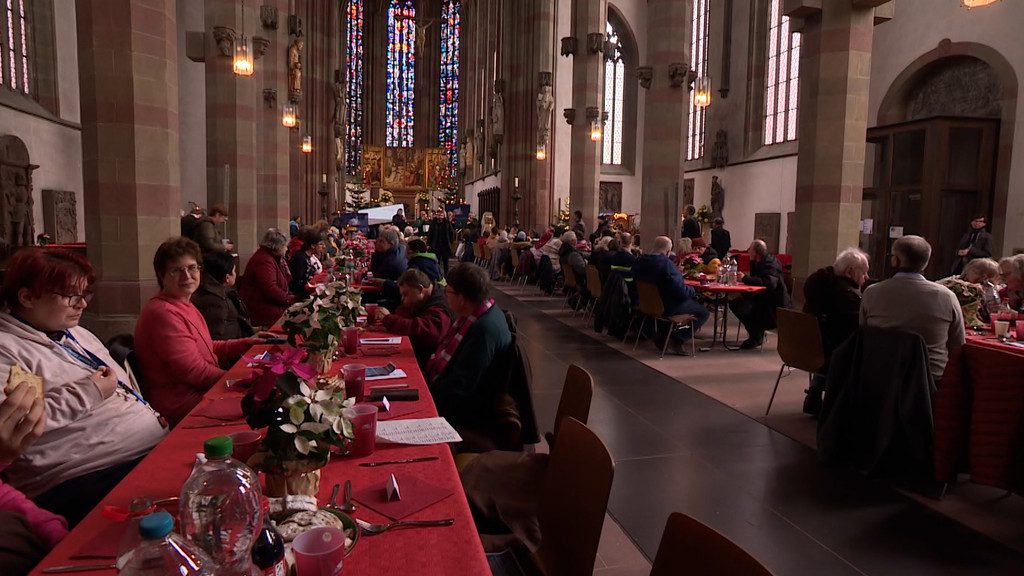 Sant’Egidio: Großes Weihnachtsessen für Bedürftige in Würzburg