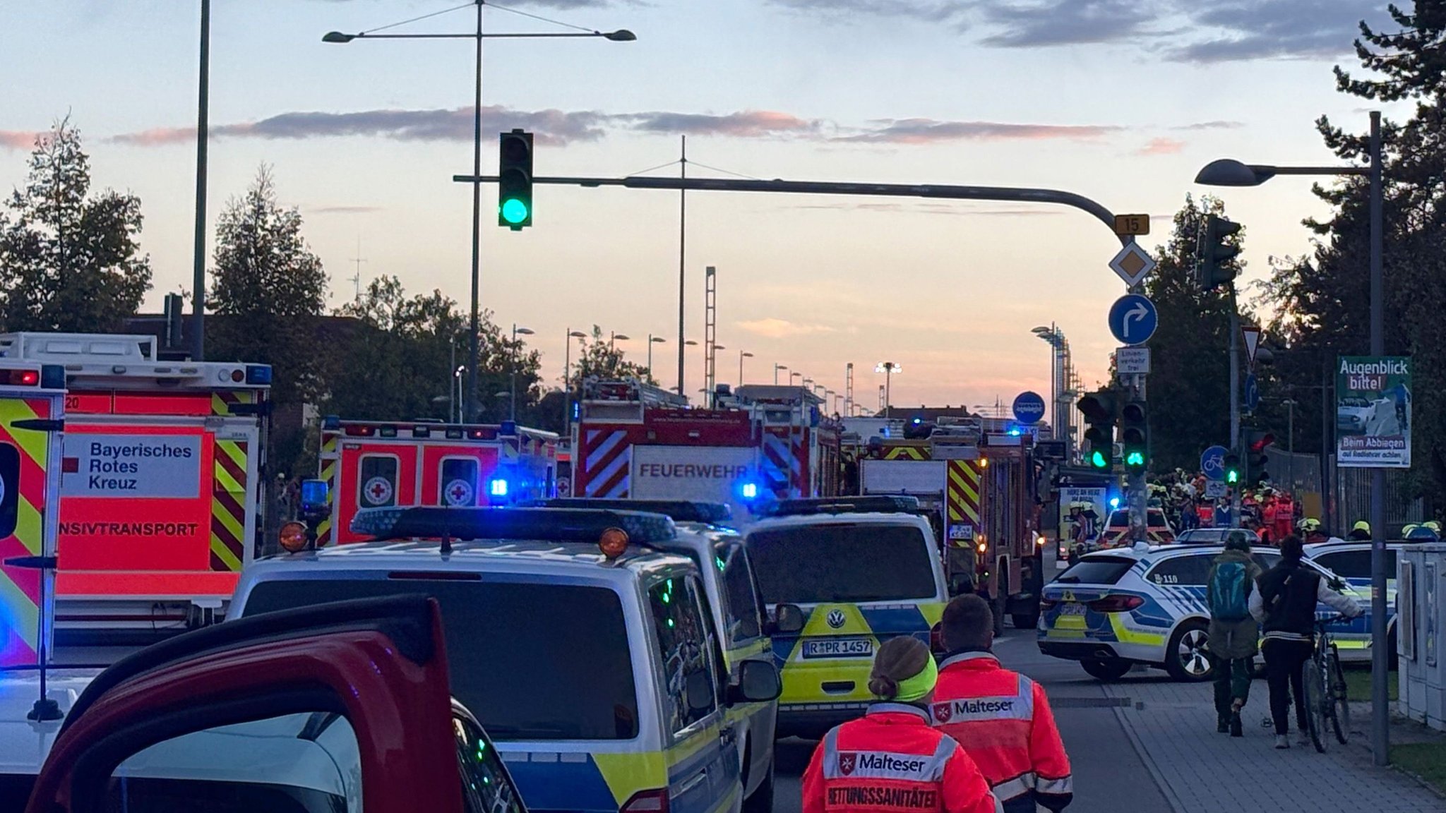 Ein Großaufgebot an Rettungskräften kam zur Unfallstelle