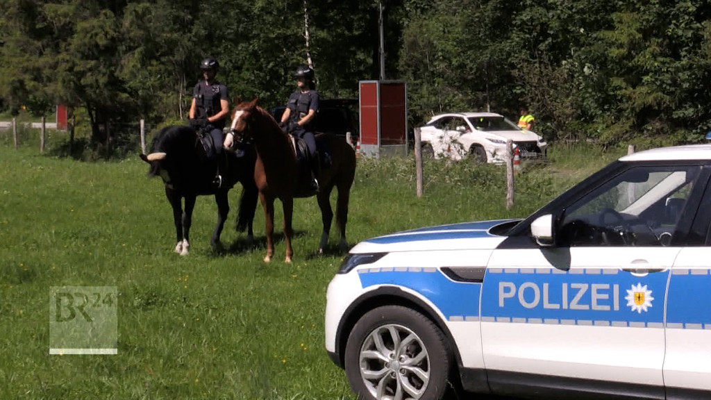 Die bayerische Polizei kontrolliert alle Grenzübergänge zu Österreich | Bild: BR Die bayerische Polizei kontrolliert alle Grenzübergänge zu Österreich