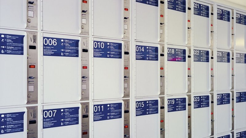 Schließfächer an einem Bahnhof | Bild: MEV/Photographic Partnership Schließfächer an einem Bahnhof