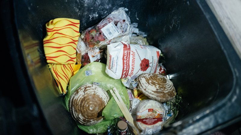 Immer noch landen zu viele essbare Lebensmittel im Müll