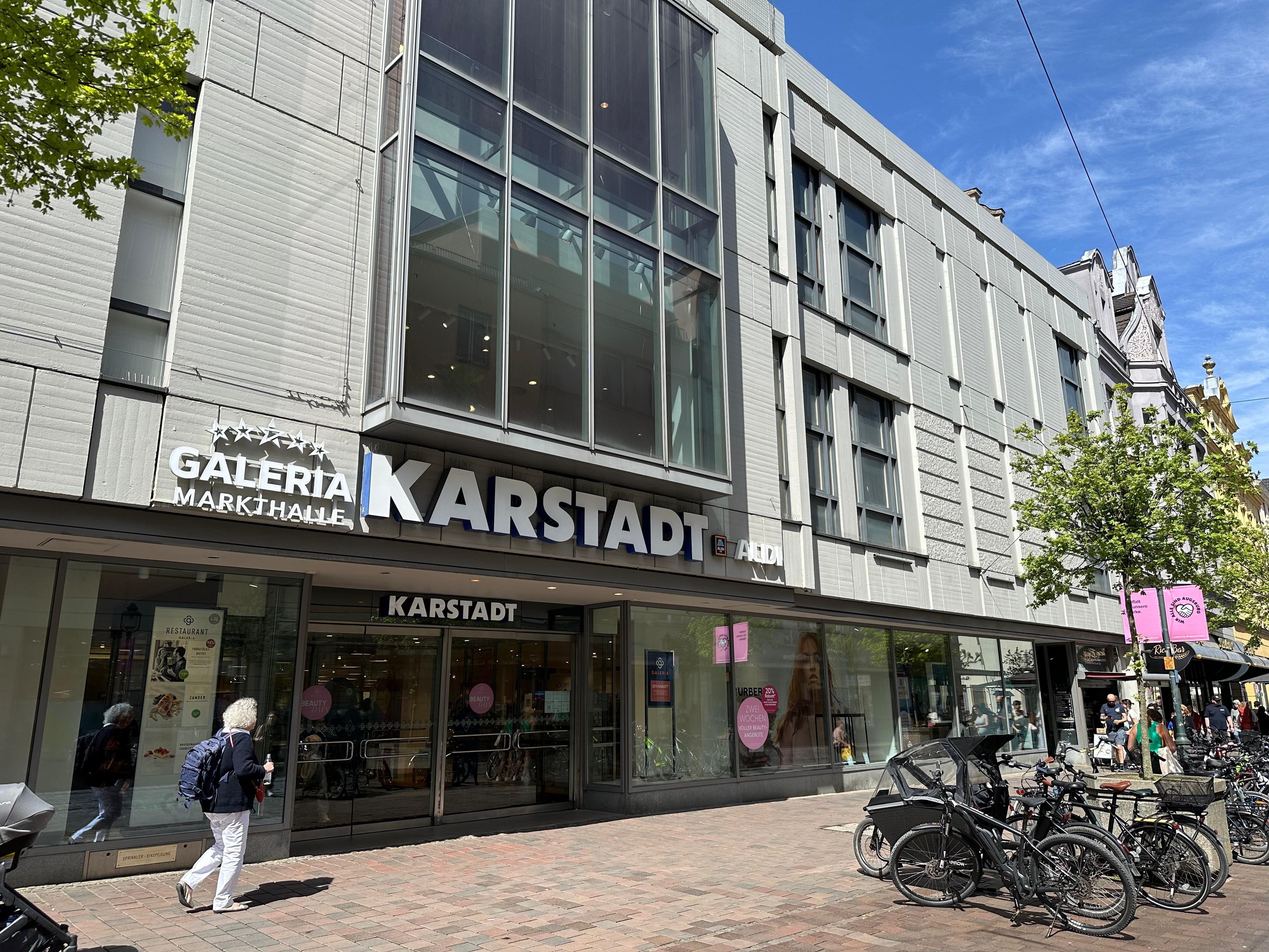 Galeria-Eingang in Augsburg