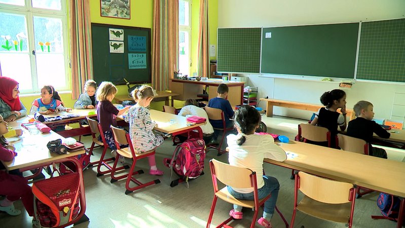 In manchen Klassen liegt der Anteil von Kindern mit Migrationshintergrund bei bis zu 90 Prozent – nun wird über eine mögliche Quote diskutiert. | Bild: Bayerischer Rundfunk 2025 In manchen Klassen liegt der Anteil von Kindern mit Migrationshintergrund bei bis zu 90 Prozent – nun wird über eine mögliche Quote diskutiert.