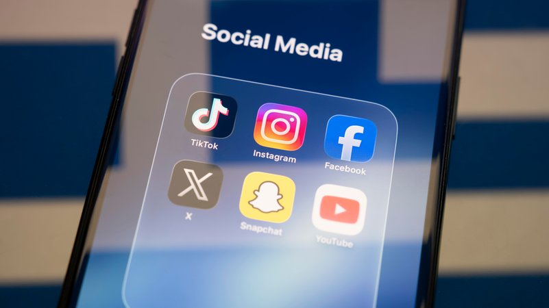 SPD-Vorstoß: Kein Social Media unter 14 Jahren | Bild: picture alliance / NurPhoto | Samuel Boivin SPD-Vorstoß: Kein Social Media unter 14 Jahren