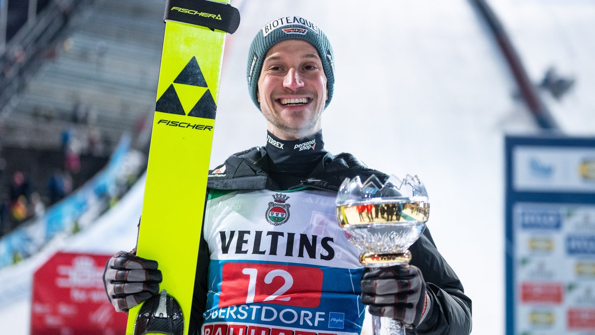 Vierschanzentournee: Hoffmann auf dem Podest, Raimund Fünfter