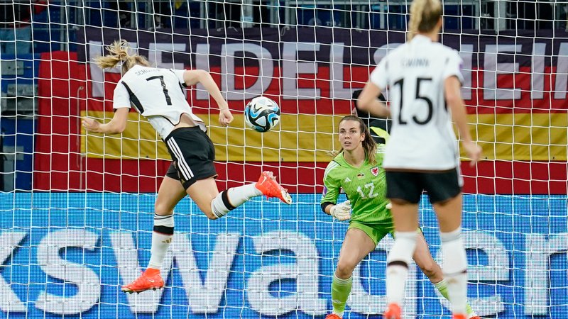 Lea Schüller trifft beim 5:1-Sieg der DFB-Frauen gegen Wales