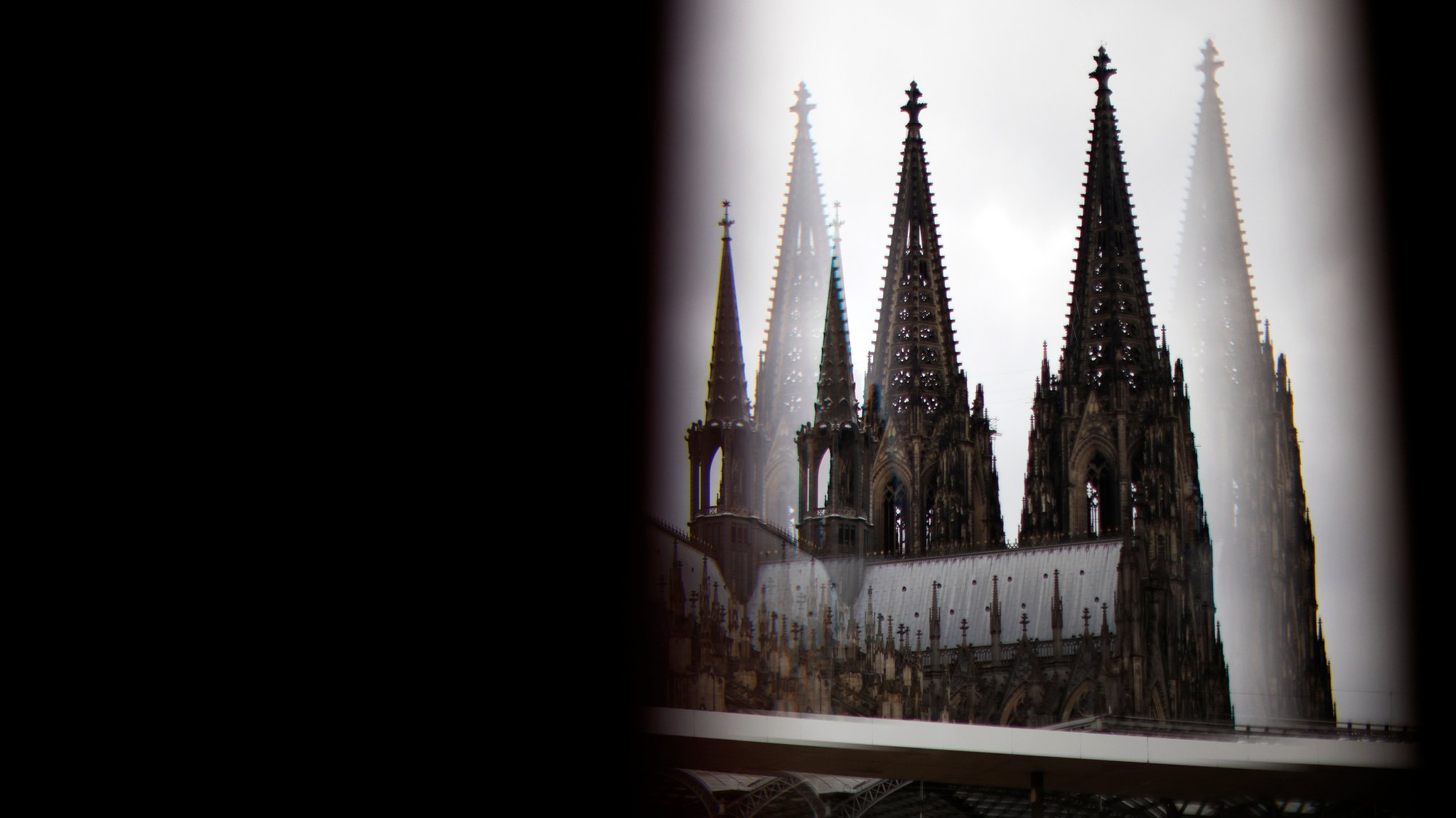 Der Kölner Dom gesehen vom Musical Dome aus.