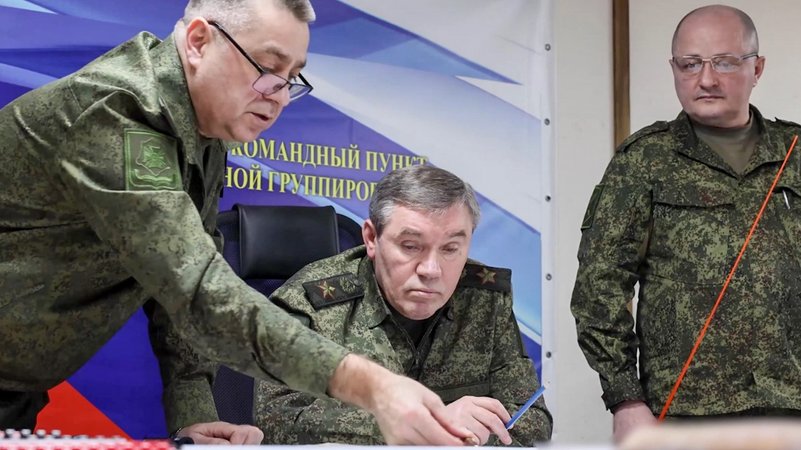 Bei einem Inspektionsbesuch an der Front am 22. Februar 2025 | Bild: Russisches Verteidigungsministerium/Picture Alliance Bei einem Inspektionsbesuch an der Front am 22. Februar 2025