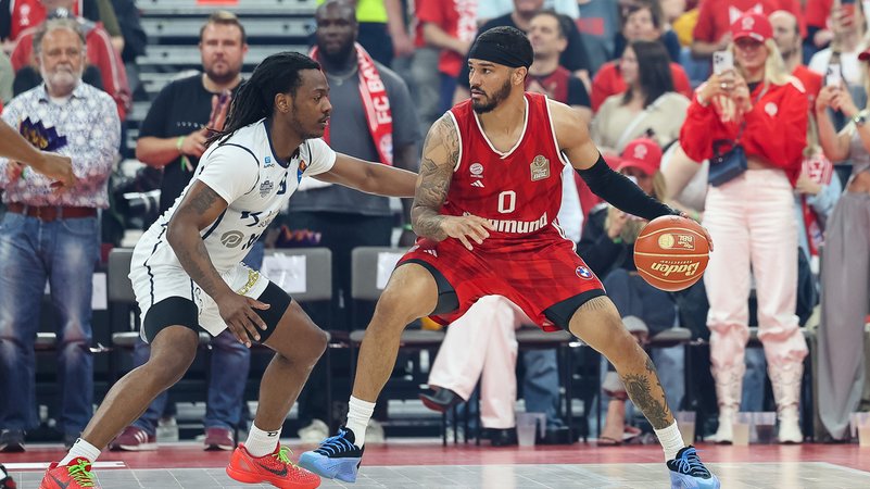 Spielszene FC Bayern Basketball - MLP Academics Heidelberg | Bild: picture-alliance/dpa Spielszene FC Bayern Basketball - MLP Academics Heidelberg