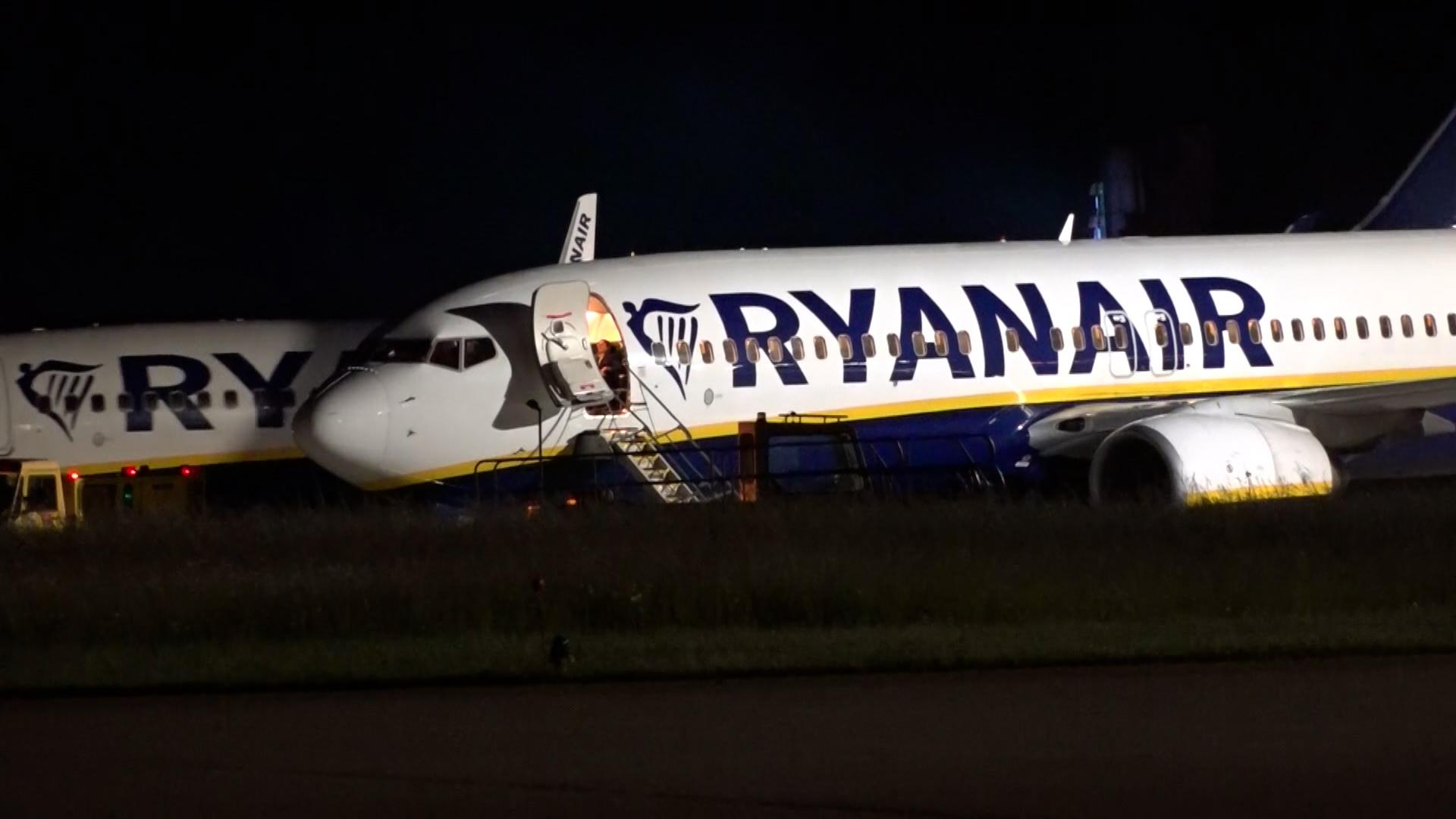 Verletzte wegen Turbulenzen - Flugzeug muss in Memmingen landen