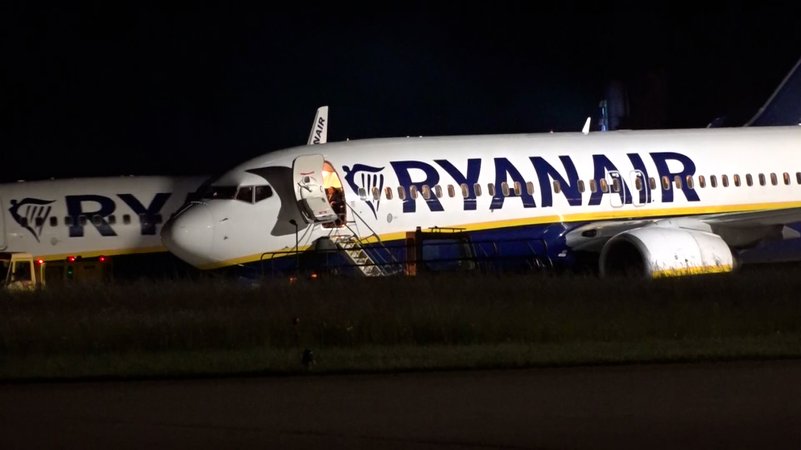 Verletzte wegen Turbulenzen - Flugzeug muss in Memmingen landen | Bild: BR Verletzte wegen Turbulenzen - Flugzeug muss in Memmingen landen