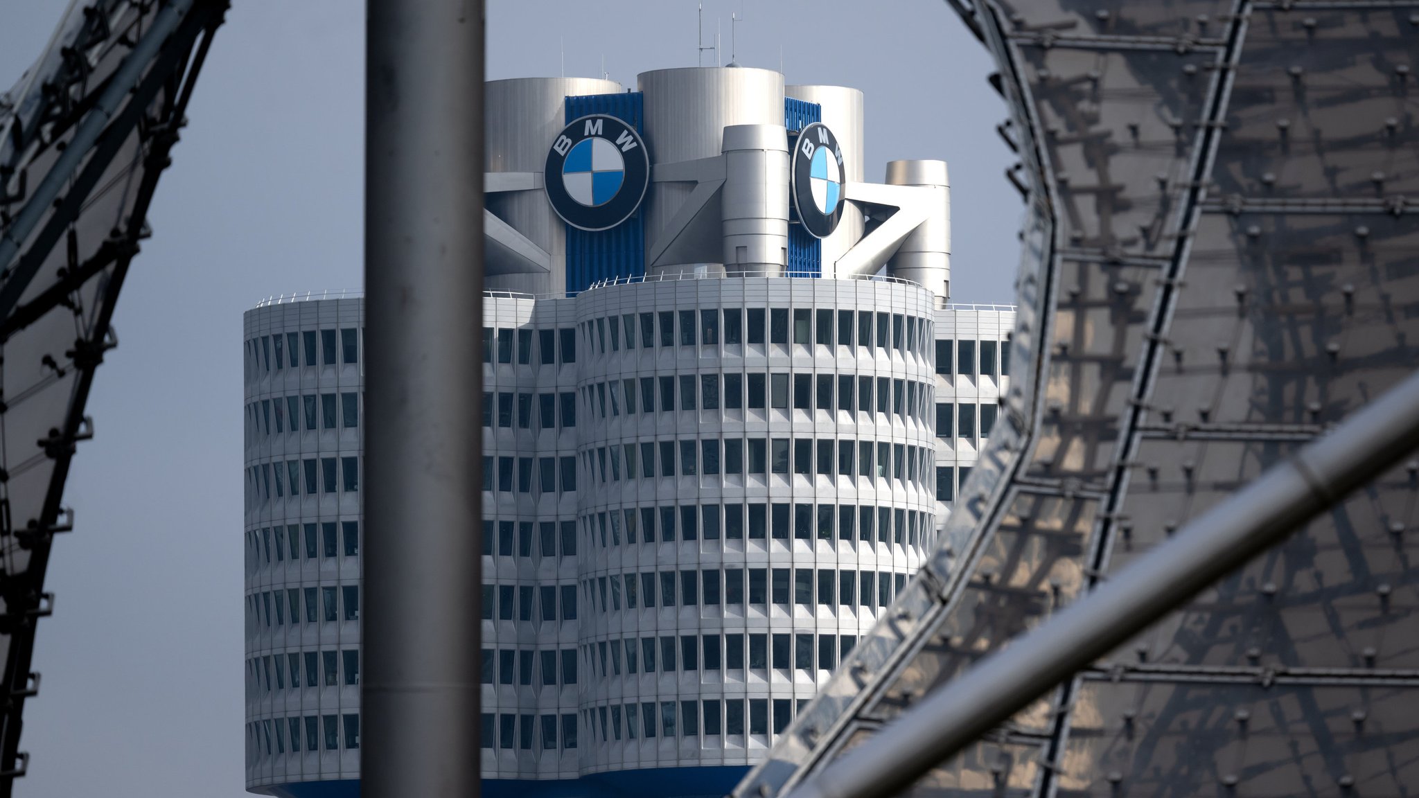 Konzerzentrale BMW | Bild: dpa-Bildfunk/Sven Hoppe Konzerzentrale BMW
