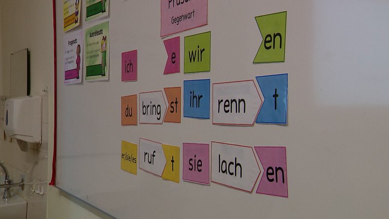 Frühzeitig erkennen, ob ein Kind gut genug Deutsch kann, um in die Schule zu gehen - das soll bei Sprachstandserhebungen ermittelt werden. | Bild: Bayerischer Rundfunk 2025 Frühzeitig erkennen, ob ein Kind gut genug Deutsch kann, um in die Schule zu gehen - das soll bei Sprachstandserhebungen ermittelt werden.