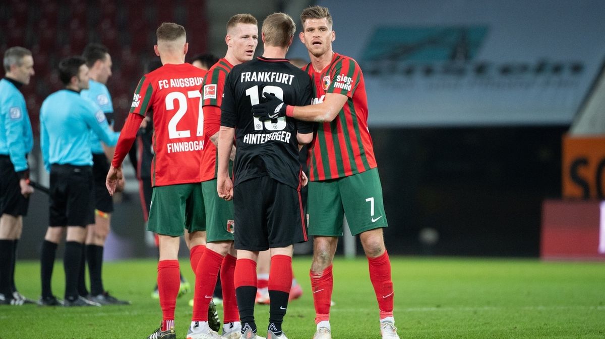 Spielszene FC Augsburg gegen Eintracht Frankfurt