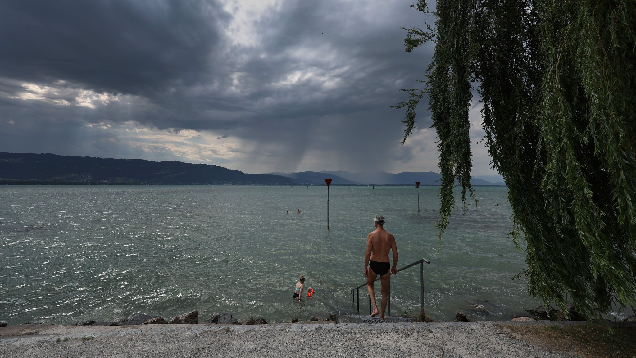 Abkühlung naht: Gewitter beenden Extrem-Hitze in Bayern