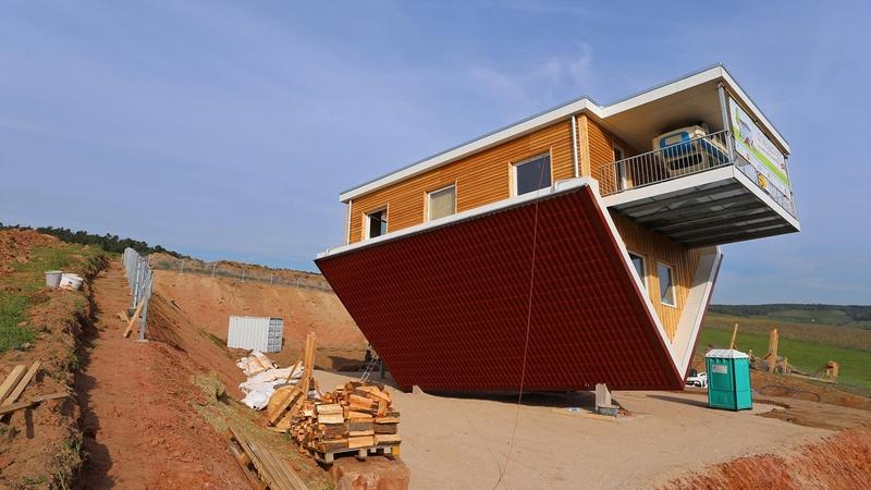 Die Welt Steht Kopf Im Toppels Haus Br24