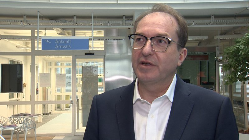 Innenminister Dobrindt begrüßt den Gesetzentwurf. | Bild: BR Innenminister Dobrindt begrüßt den Gesetzentwurf.