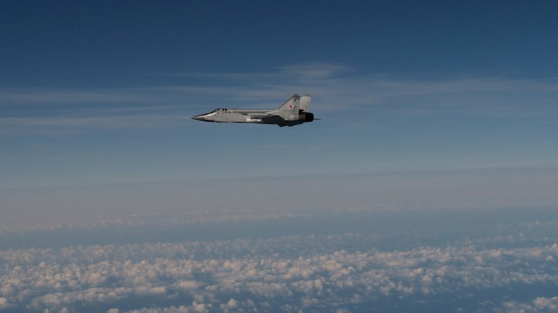 Russischer Kampfjet im estnischen Luftraum | Bild: Swedish Armed forces/Handout via REUTERS Russischer Kampfjet im estnischen Luftraum
