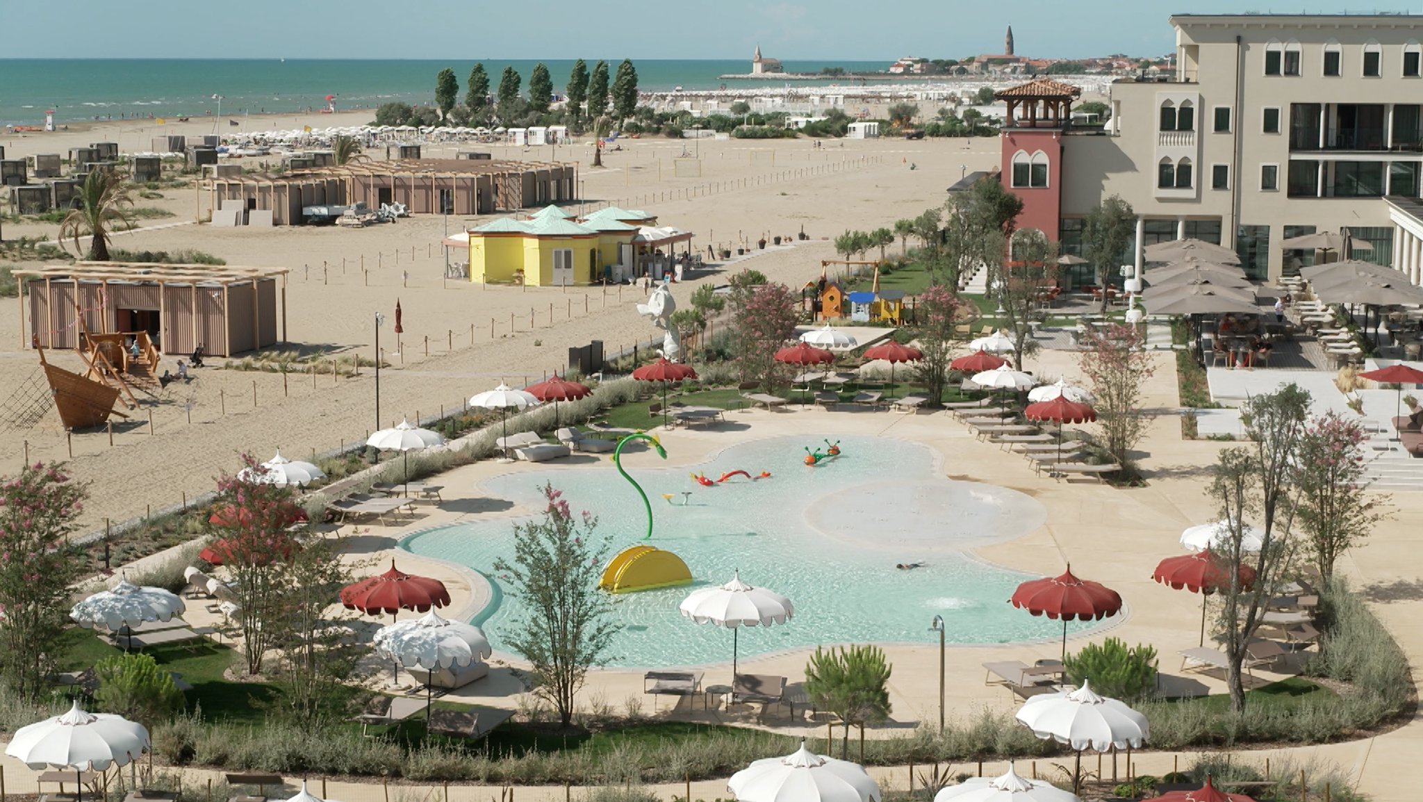 Für Generationen deutscher Urlauber bedeutete die obere Adria vor allem: Camping, Strand, Pizza - möglichst günstig direkt am Meer. 