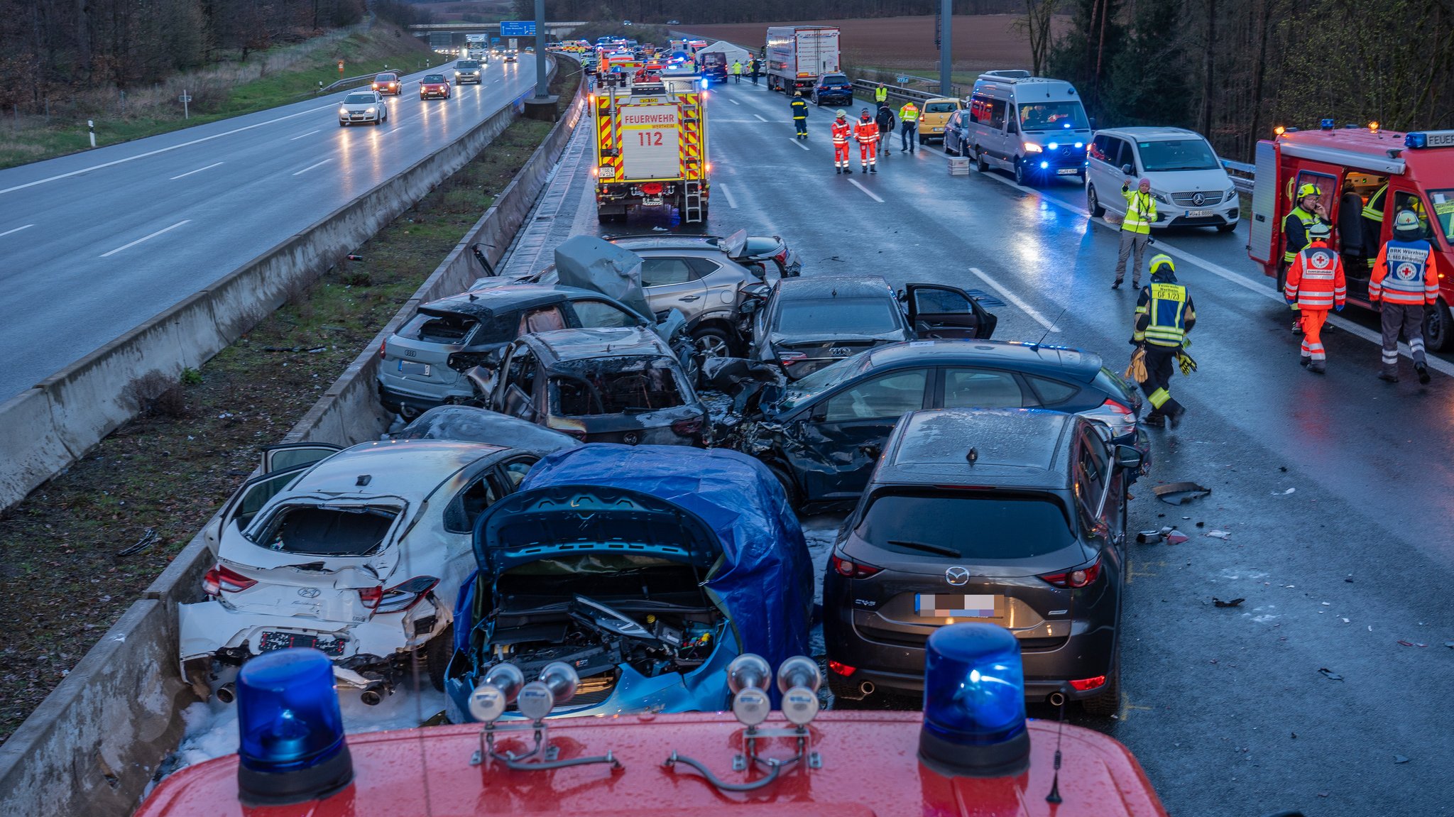 Massenkarambolage auf der A3 bei Helmstadt