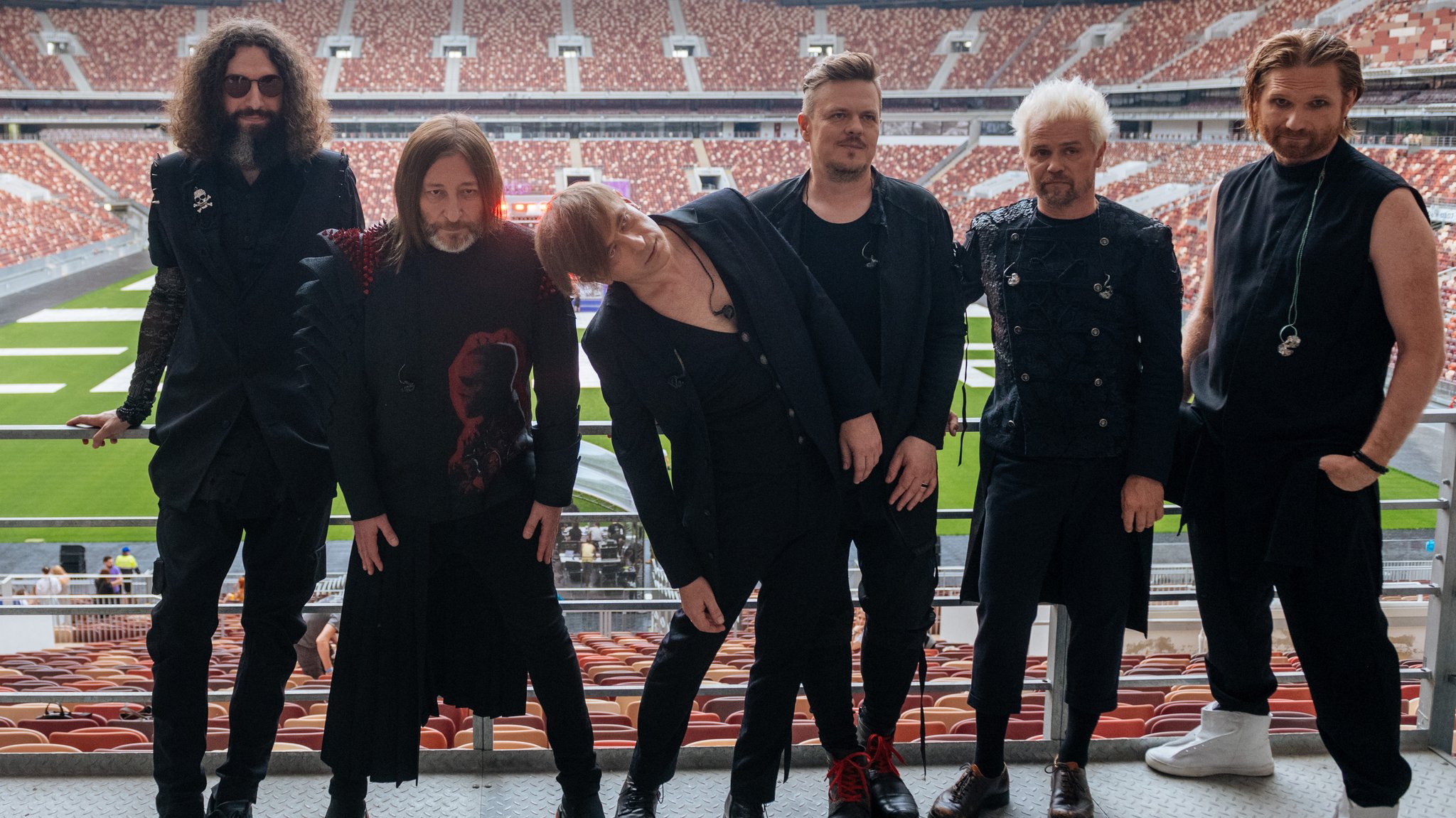 Die Musiker präsentieren sich vor einem Auftritt im Luschniki-Olympiastadion