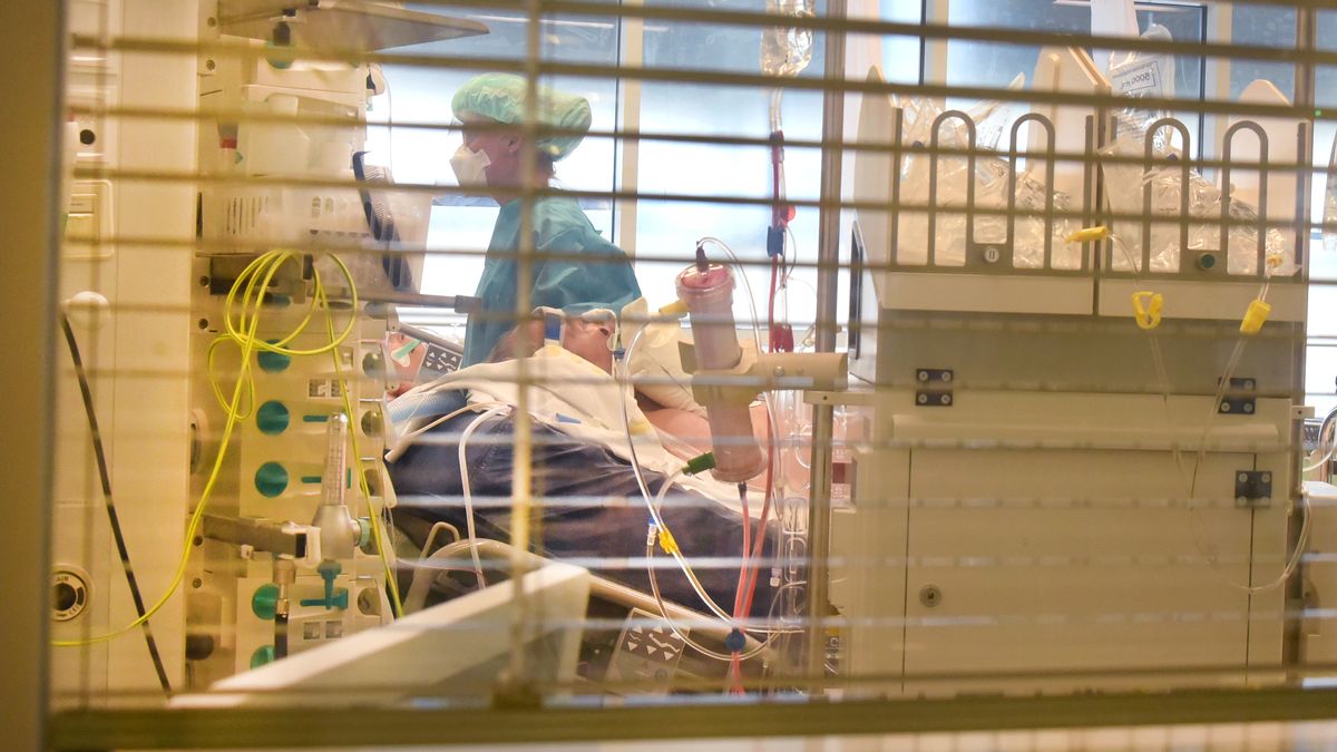 Weniger Corona-Fälle, dafür viele OPs nachzuholen: So geht es den schwäbischen Krankenhäusern.