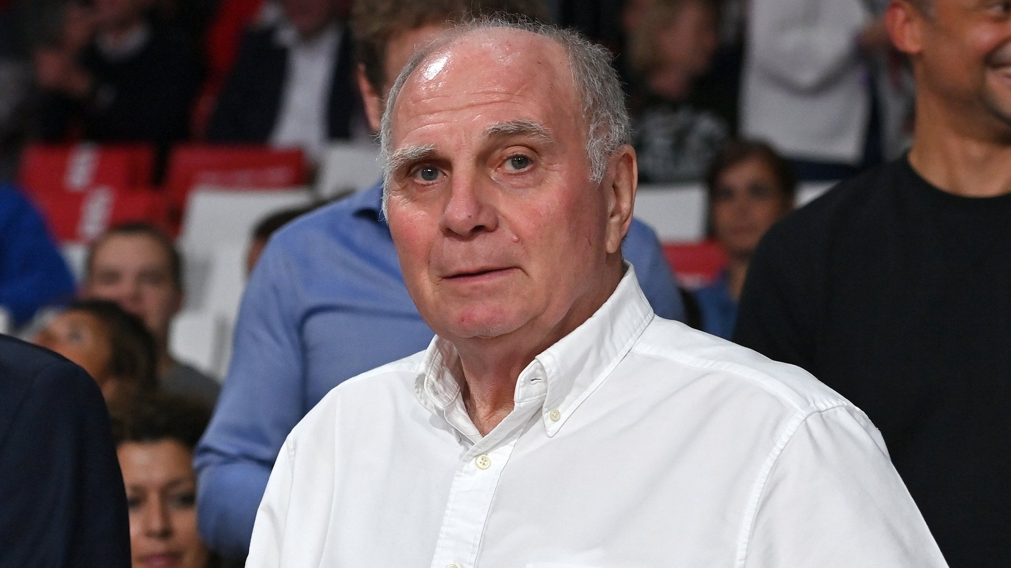 Uli Hoeneß beim FC Bayern Basketball