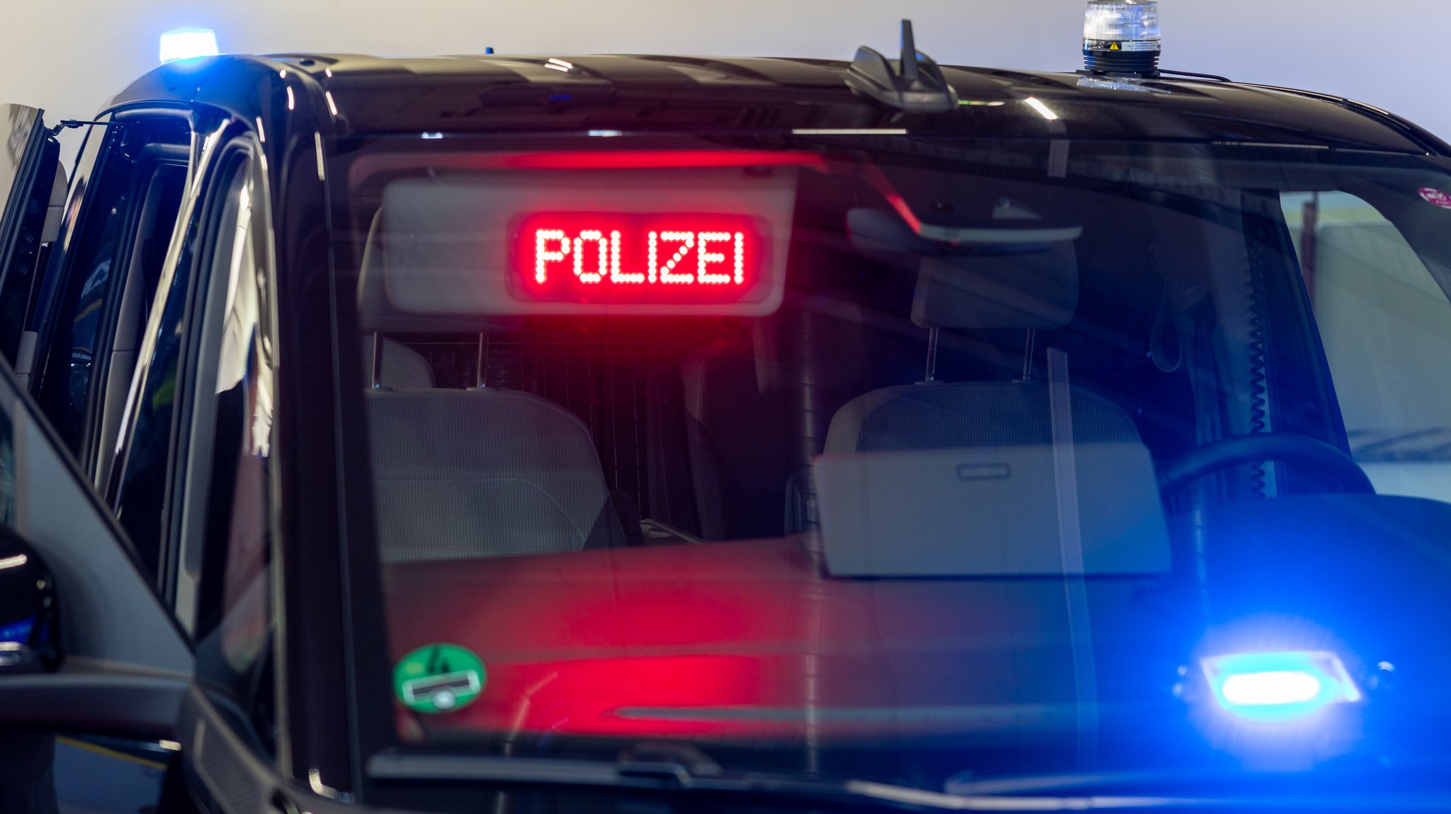 Wegen eines Fahrzeugbrandes hat die Polizei in Uffenheim ermittelt - und das vermeintliche Opfer als Täter ausgemacht