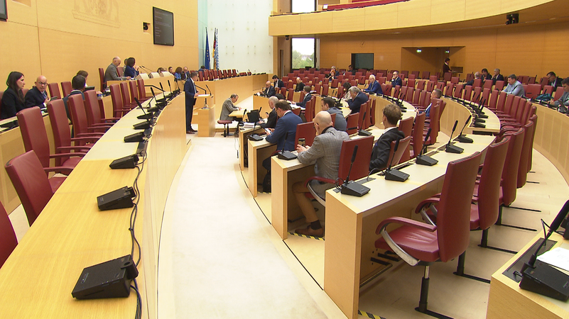 Plenarsaal im Landtag am 11.05., Aktuelle Stunde