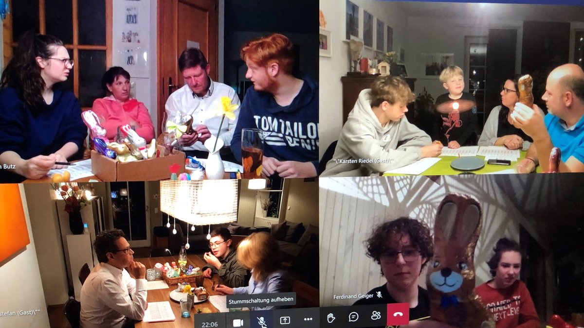 Ein Split-Screen eines Teams-Meetings mit den Familien von  Riedel, Butz und Vollherbst beim Online-Hasen-Tasing