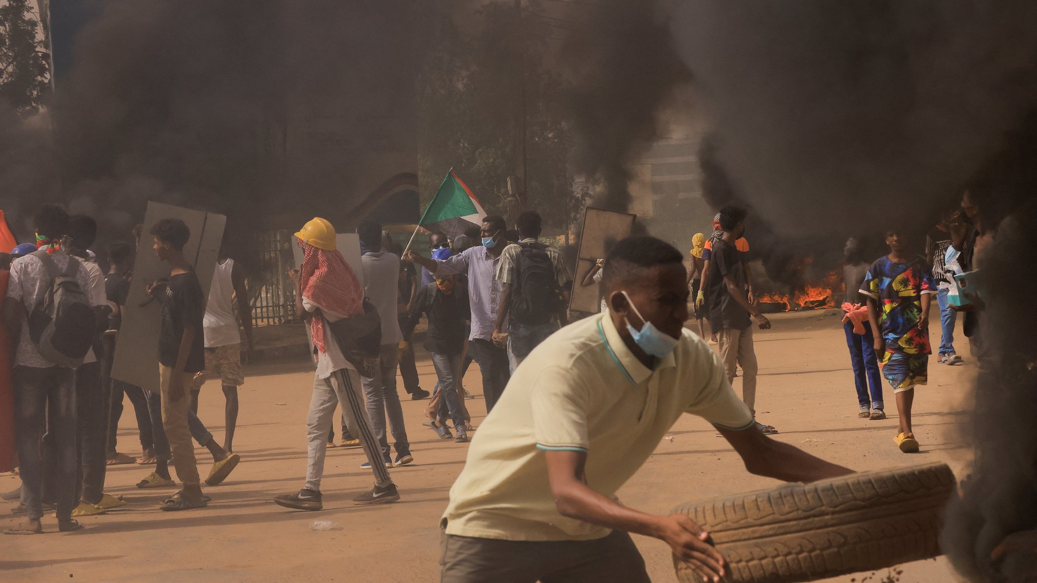 Archiv: Immer wieder kommt es im Sudan zu Auseinandersetzungen. Bild einer Demonstration in der Hauptstadt Khartum vom 29.09.2022.